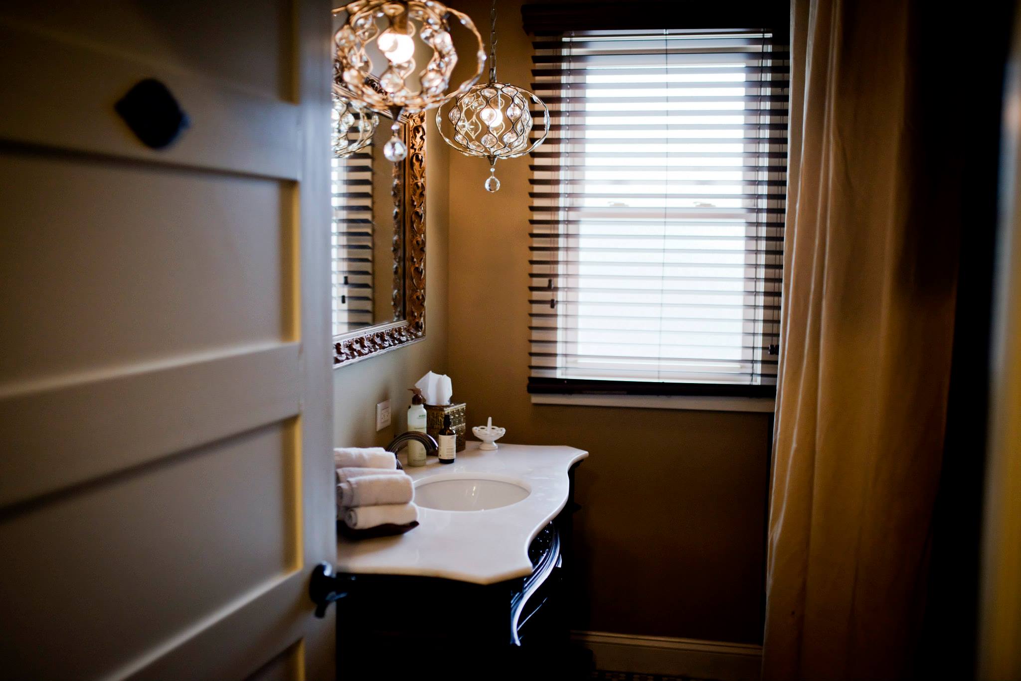 Spray tan booth at C'zar Naperville